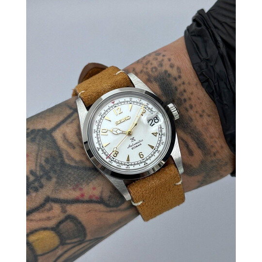 Custom Seiko Mod • White Alpinist Explorer Acrylic Glass • 36mm